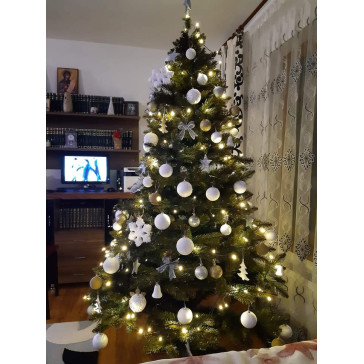 Umelý vianočný stromček Dosebit 220 cm